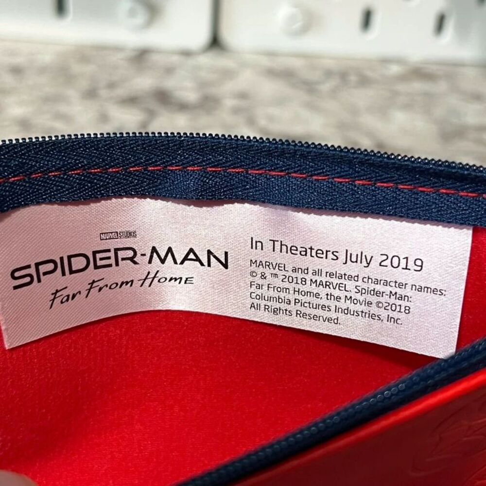 Set of 2 Spider-man Pouches / Marvel Amenity Bags / Geek Chic Red Travel Case / - Picture 2 of 9